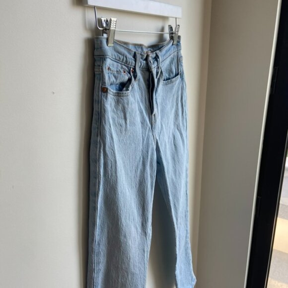 Levis Wedgie Straight Leg Jean - Picture 10 of 13
